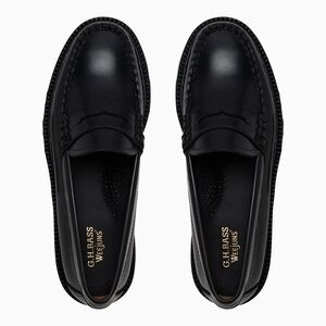 G.H. Bass & Co. Womens Whitney Super Lug Weejuns